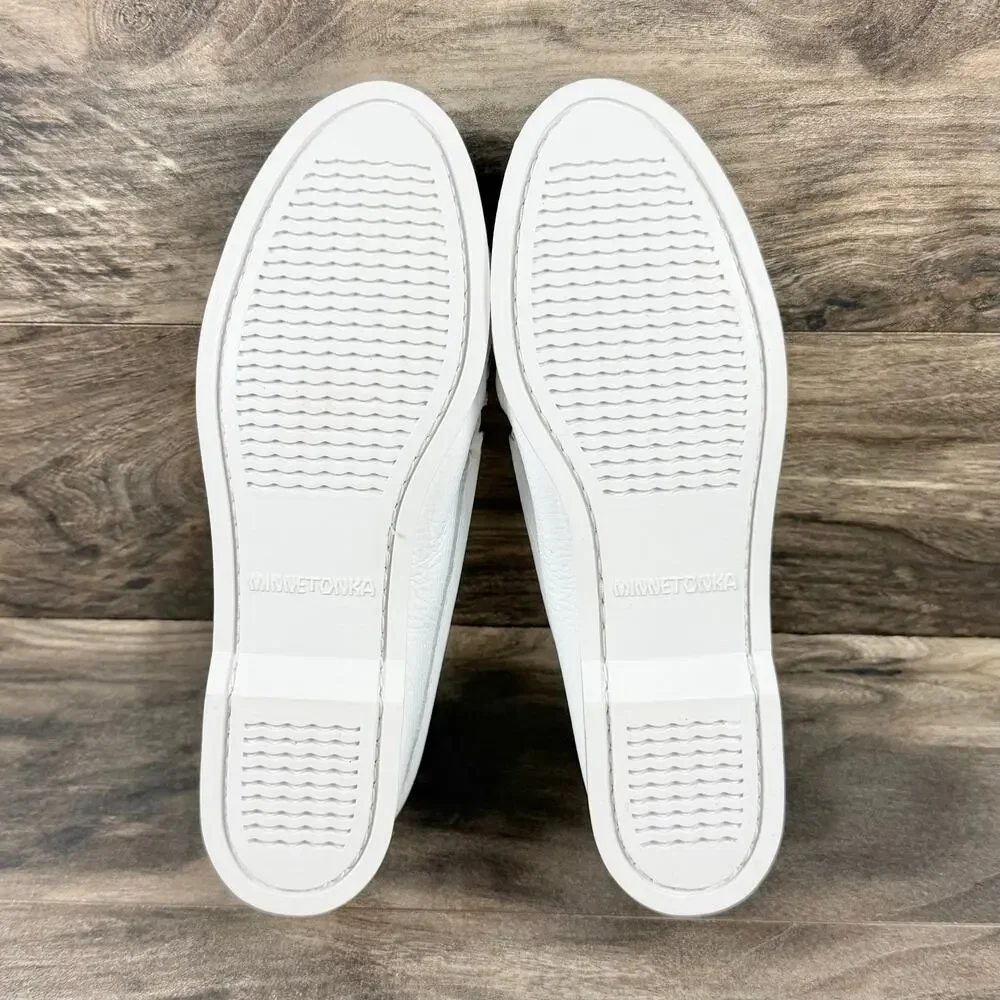 NIB Minnetonka 9 Thunderbird Boat Moccasin Flats Loafers White Smooth Leather - Picture 7 of 11